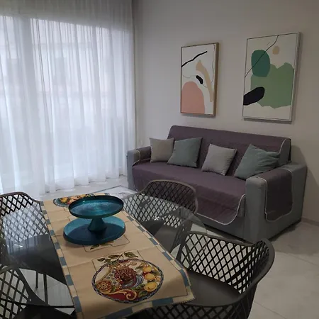 Lukos House In Center With Pool By Holidays